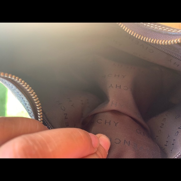 Givenchy - Picture 4 of 8